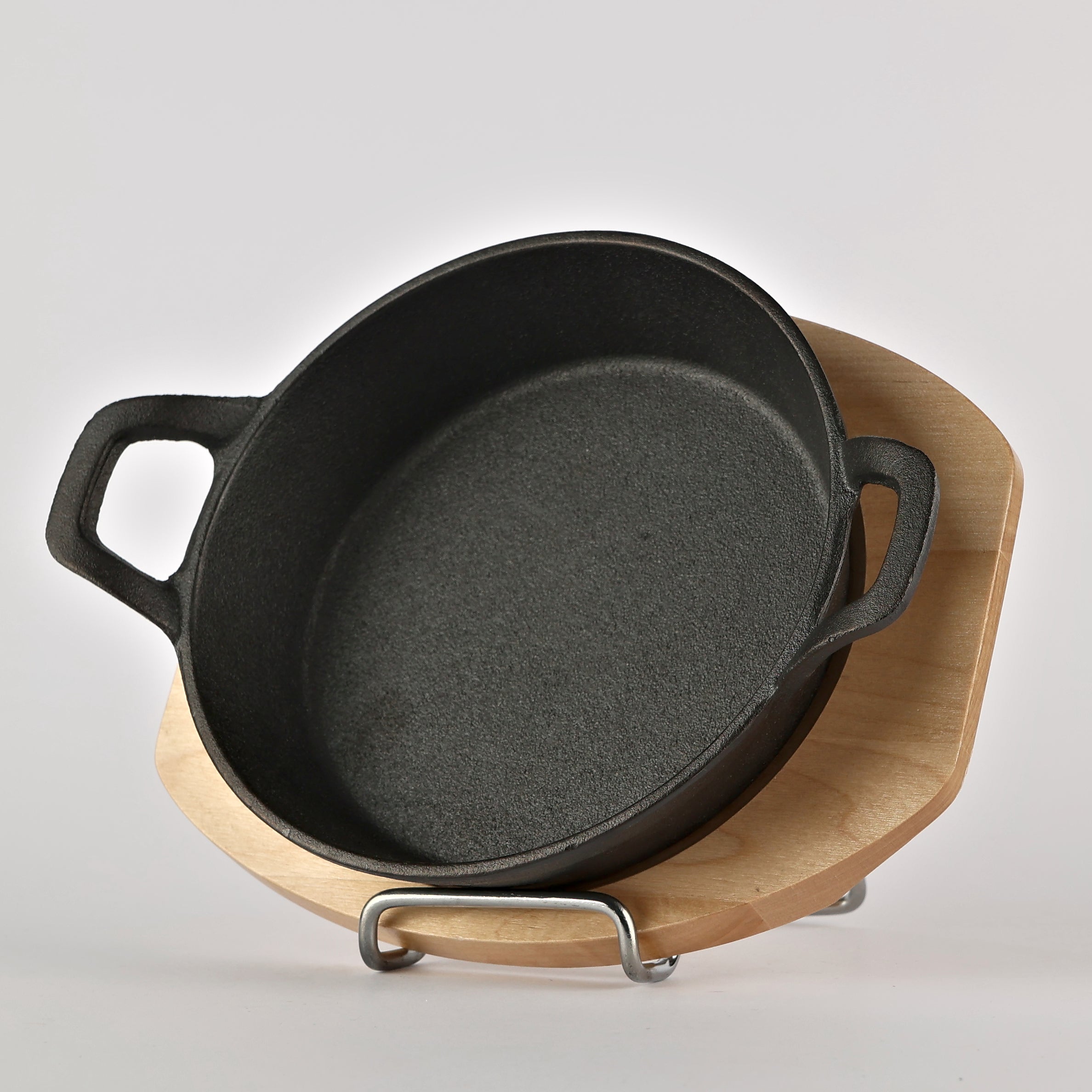 Cast Iron Griddle with Wooden Board